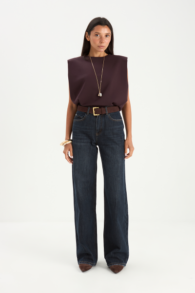 Футболка с подплечниками