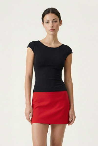 Топ из трикотажа с открытой спиной