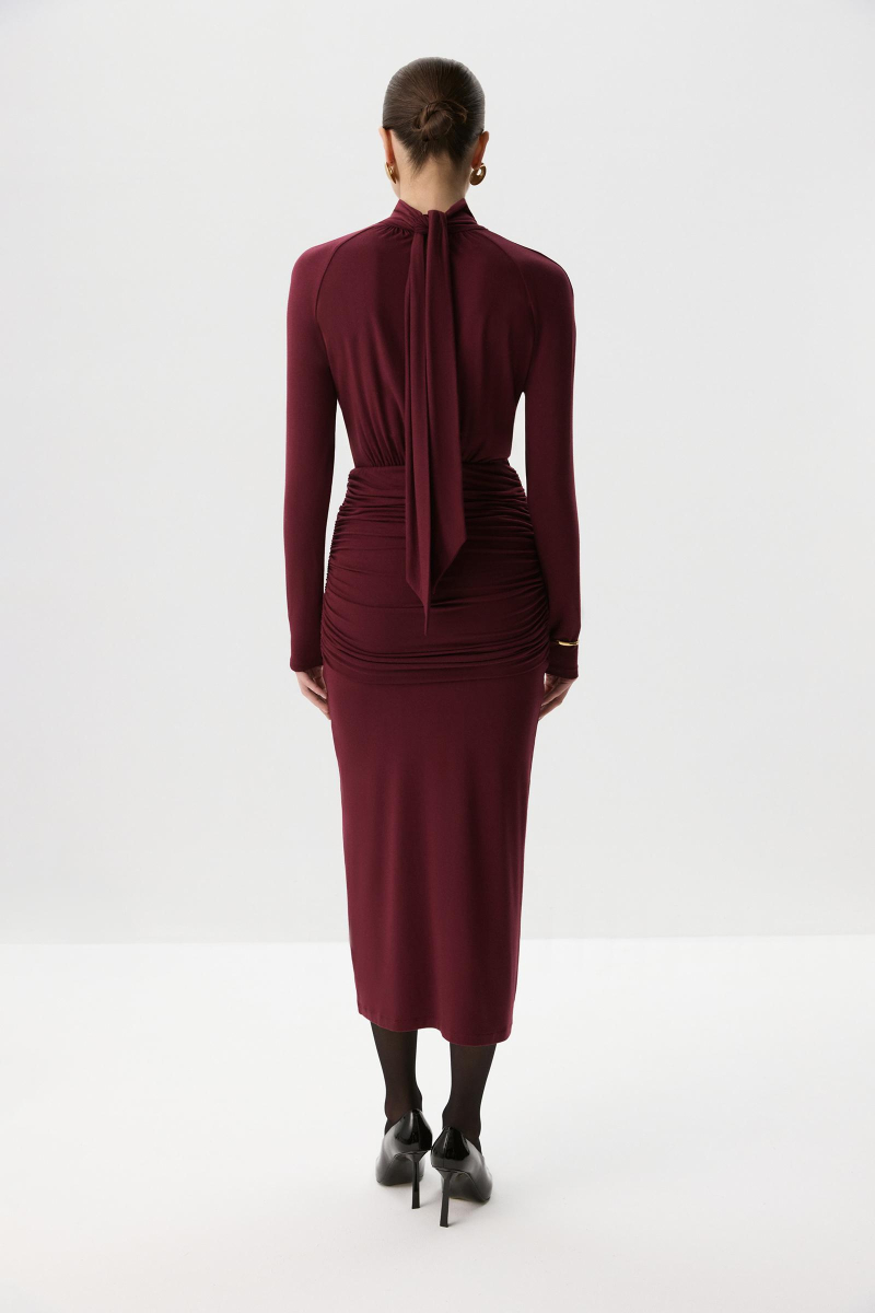 Платье макси с декоративной розой Charmstore, цвет: винный, 207-47265-451 купить онлайн