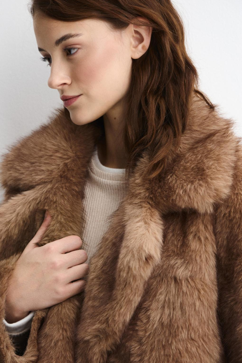 Шуба FURRIX ENEVOO, цвет: бежевый, 07073 купить онлайн