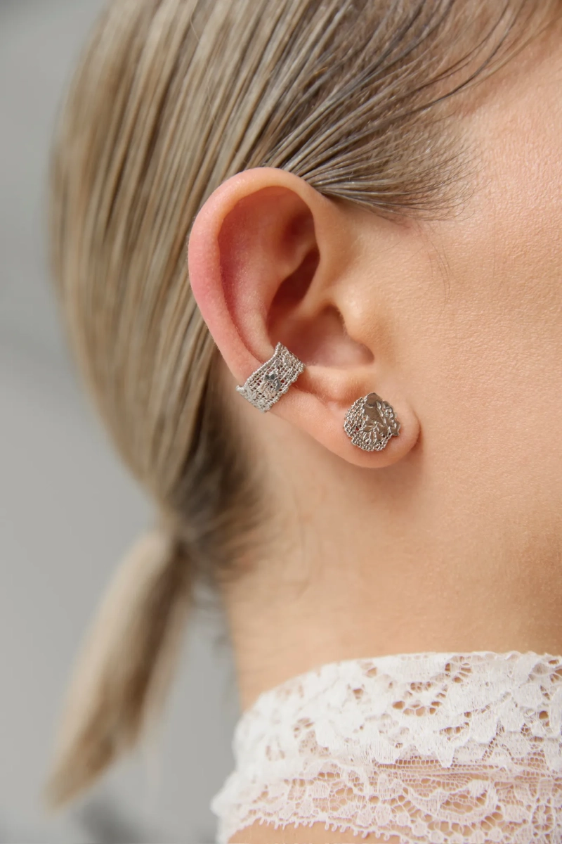 Серебряная моносерьга-пусет «Кружево» SBLESKOM, цвет: серебро, 12124 купить онлайн