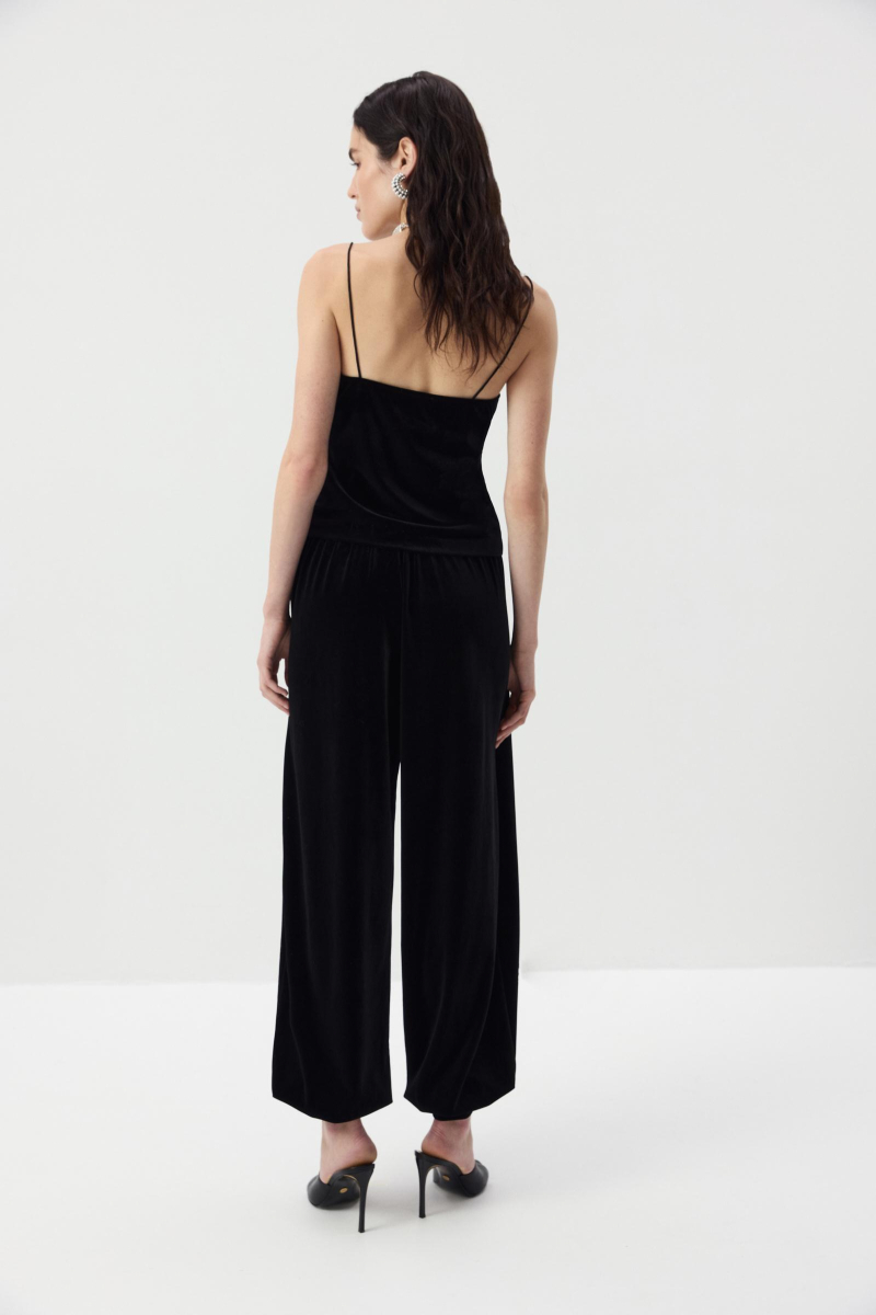 Топ из бархата с кружевом