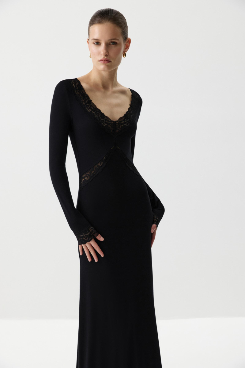 Платье из вискозы с кружевом Charmstore, цвет: Черный, 207-53565-880 купить онлайн