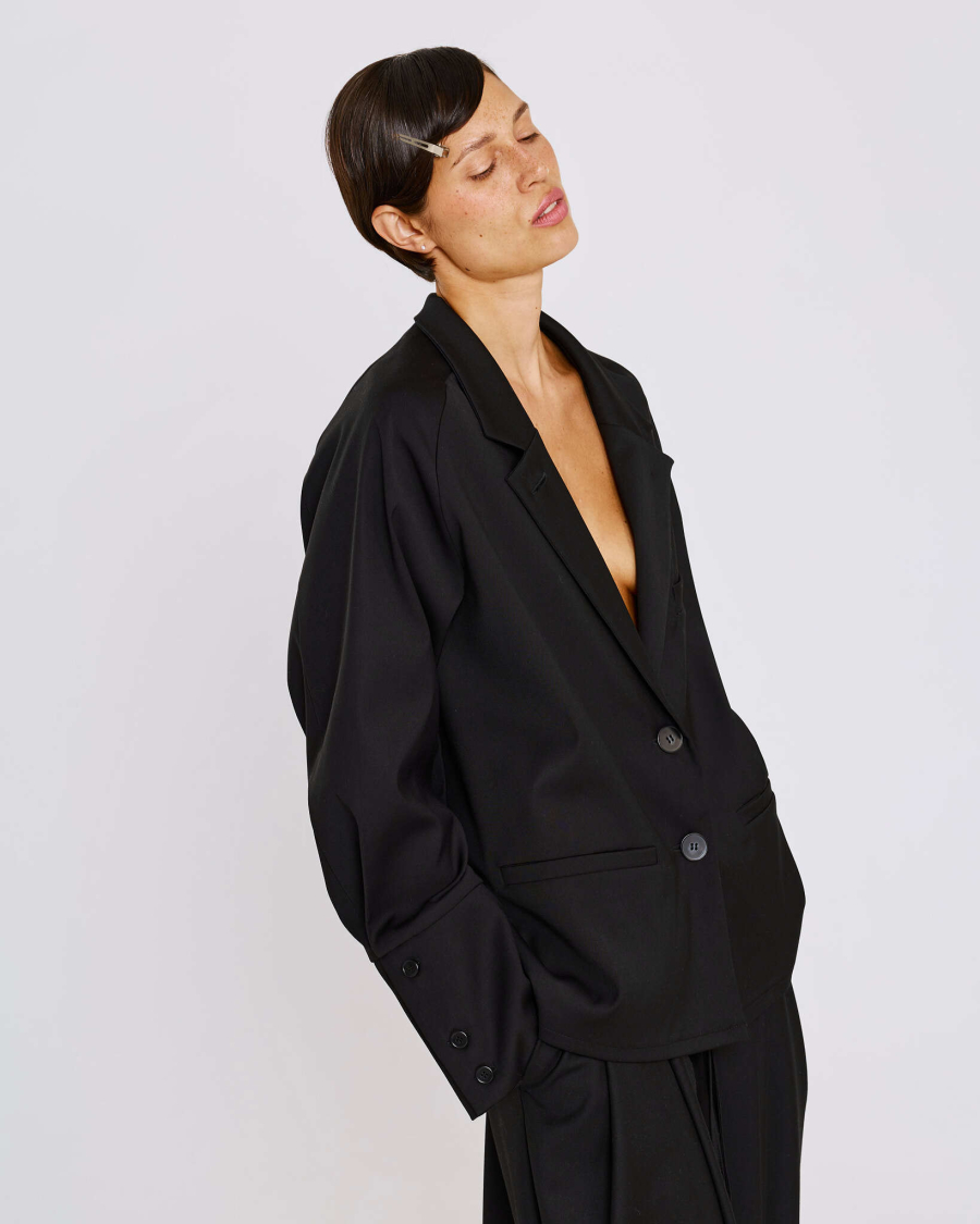 Блуза-жакет из костюмной ткани Anmuse, цвет: Черный, BL26SP311-BLC купить онлайн