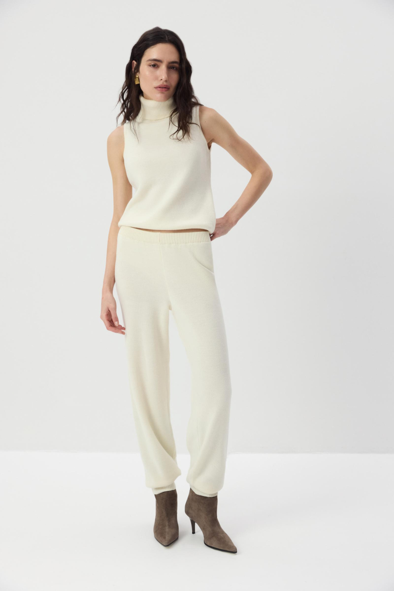 Брюки - джоггеры вязаные с шерстью Charmstore, цвет: молочный,  купить онлайн