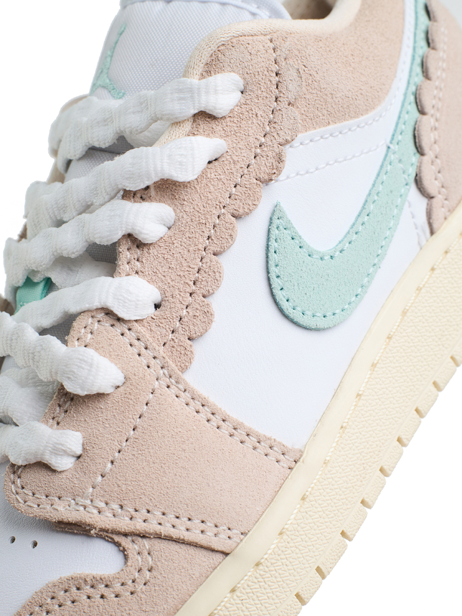 Кроссовки подростковые Jordan 1 Low "Scalloped Edge Guava Ice" GS NKDADDYS SNEAKERS, цвет: розовый DZ5356-800 купить онлайн