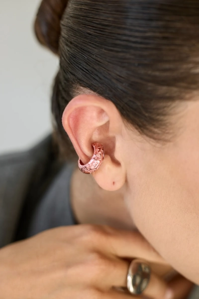 Серебряная серьга-кафф «Кружево» как бублик SBLESKOM, цвет: серебро, 32137 купить онлайн