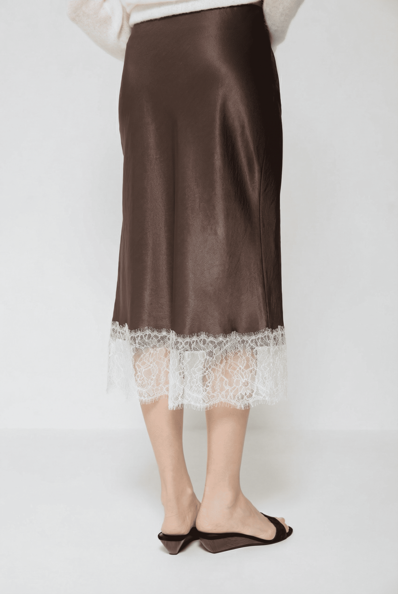 Юбка из атласа и кружева
