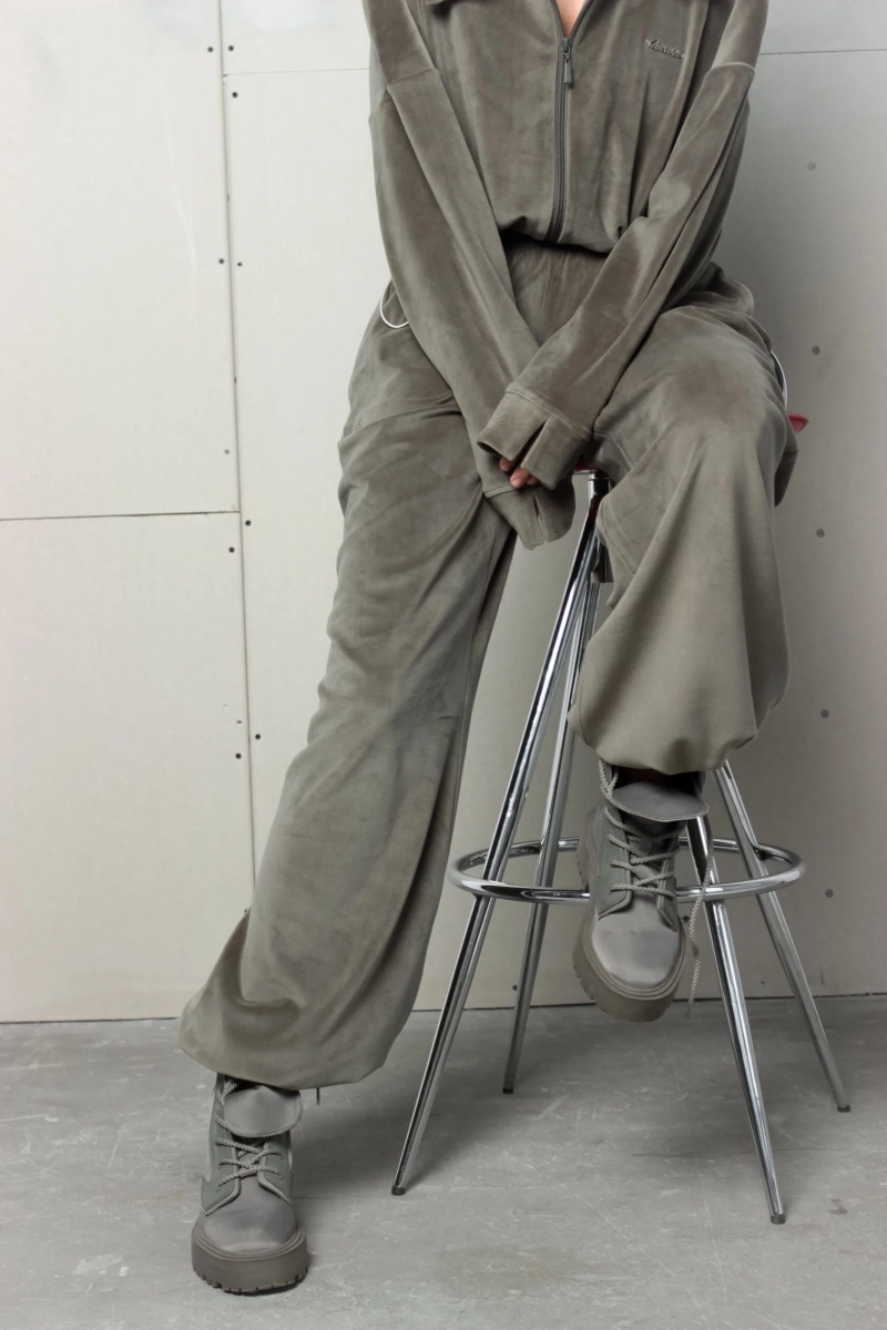 Брюки Velour SPECIAL GARCHIT, цвет: olive, GARVelBrKh купить онлайн