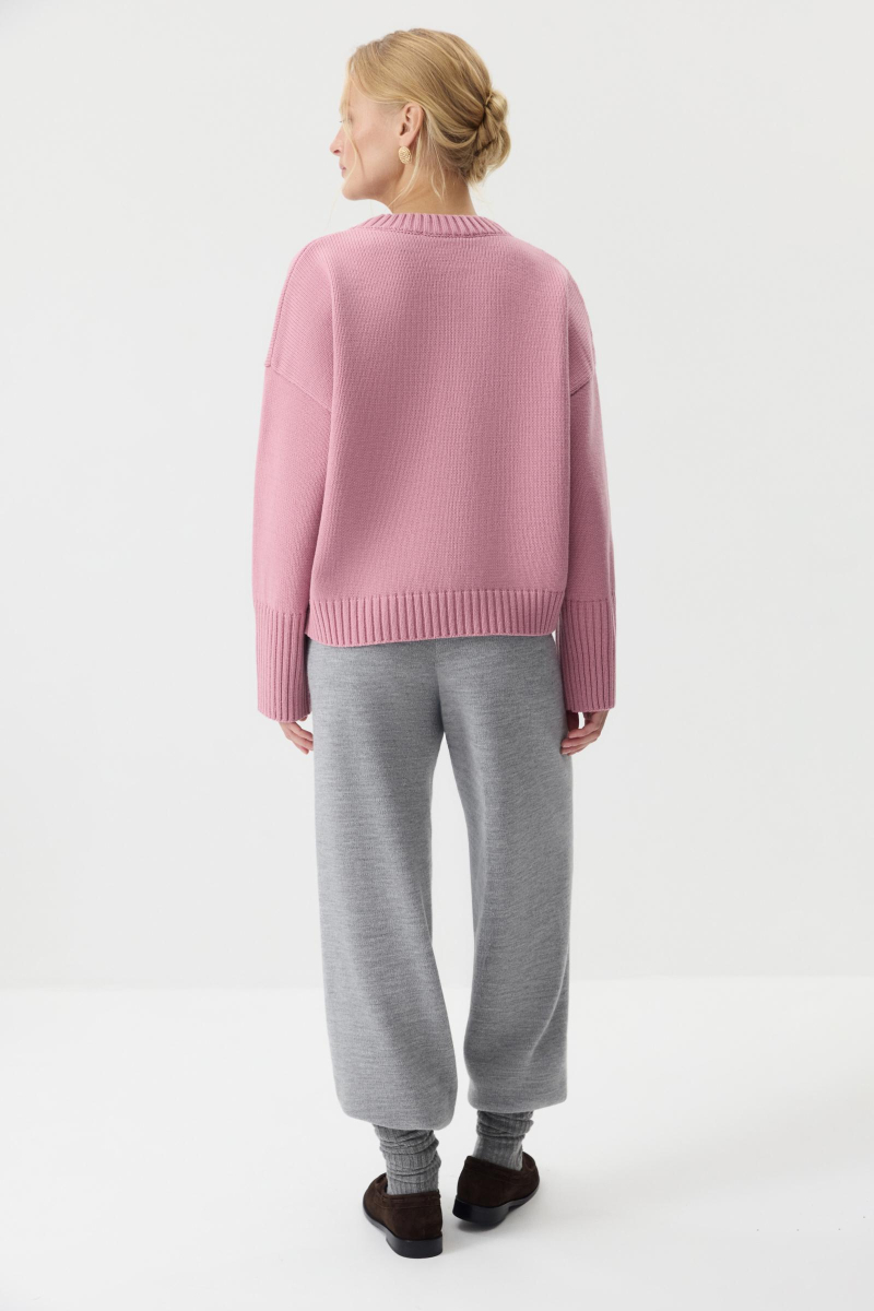 Джемпер из шерсти мериноса с круглым вырезом Charmstore, цвет: розовый, 303-45398-221 купить онлайн