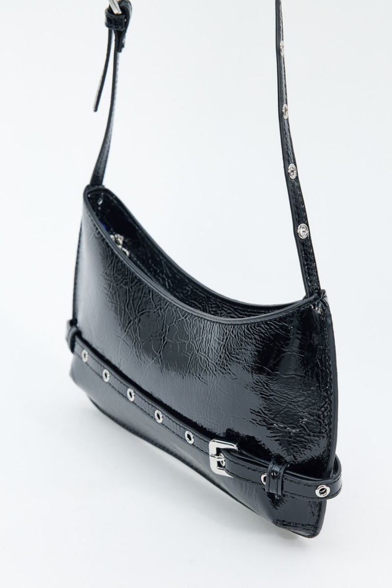 Сумка из лаковой экокожи