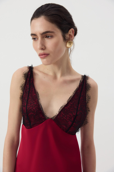 Платье из сатина с кружевом