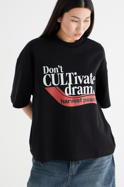 Футболка укороченная «Драма» CULTBASE, цвет: Черный,  купить онлайн