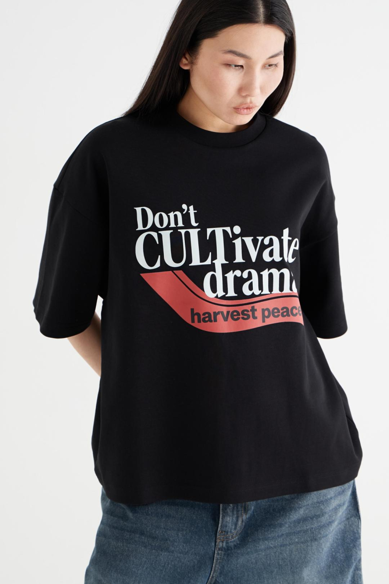 Футболка укороченная «Драма» CULTBASE, цвет: Черный,  купить онлайн