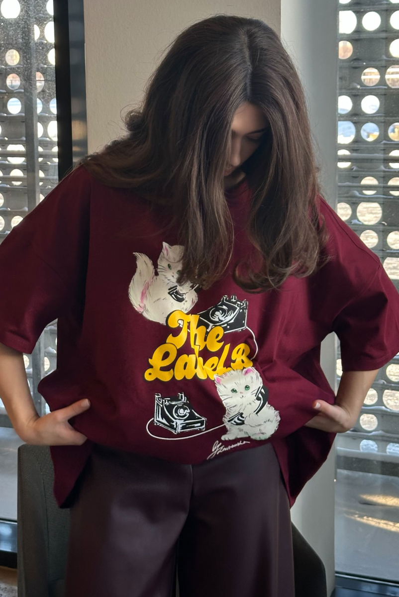 Футболка The Meow Label BURGUNDY Label .B, цвет: grey, Tp.04.5.0139.1125BRD купить онлайн