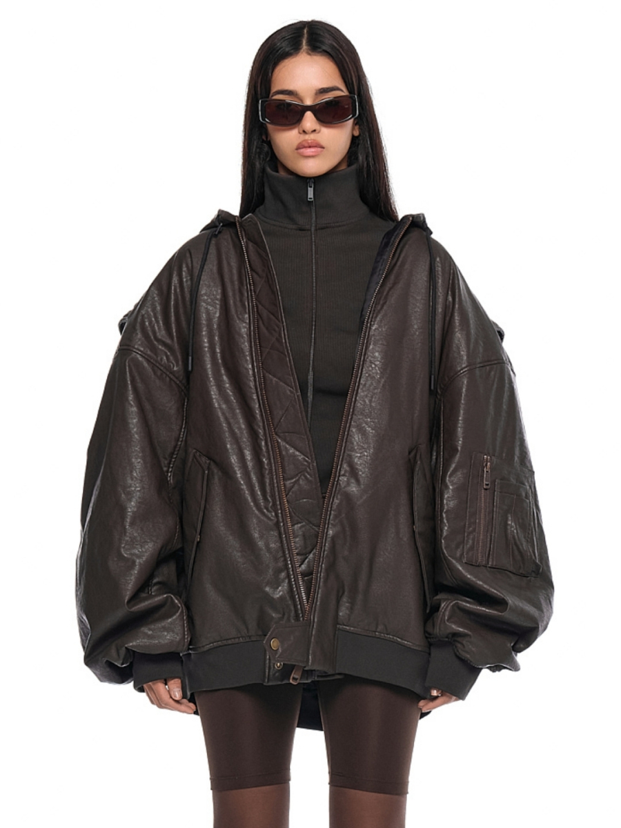 Бомбер с капюшоном