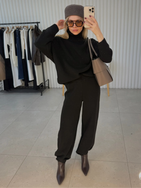 Костюм: свитер с брюками