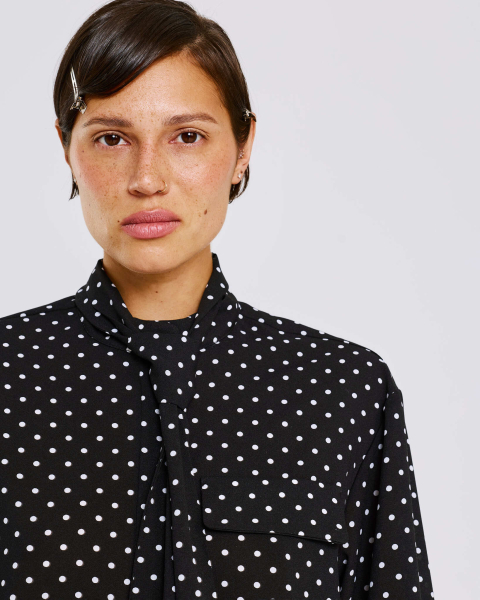 Блуза с шарфом в горох Anmuse, цвет: Черный, BL26SP303-BLC купить онлайн