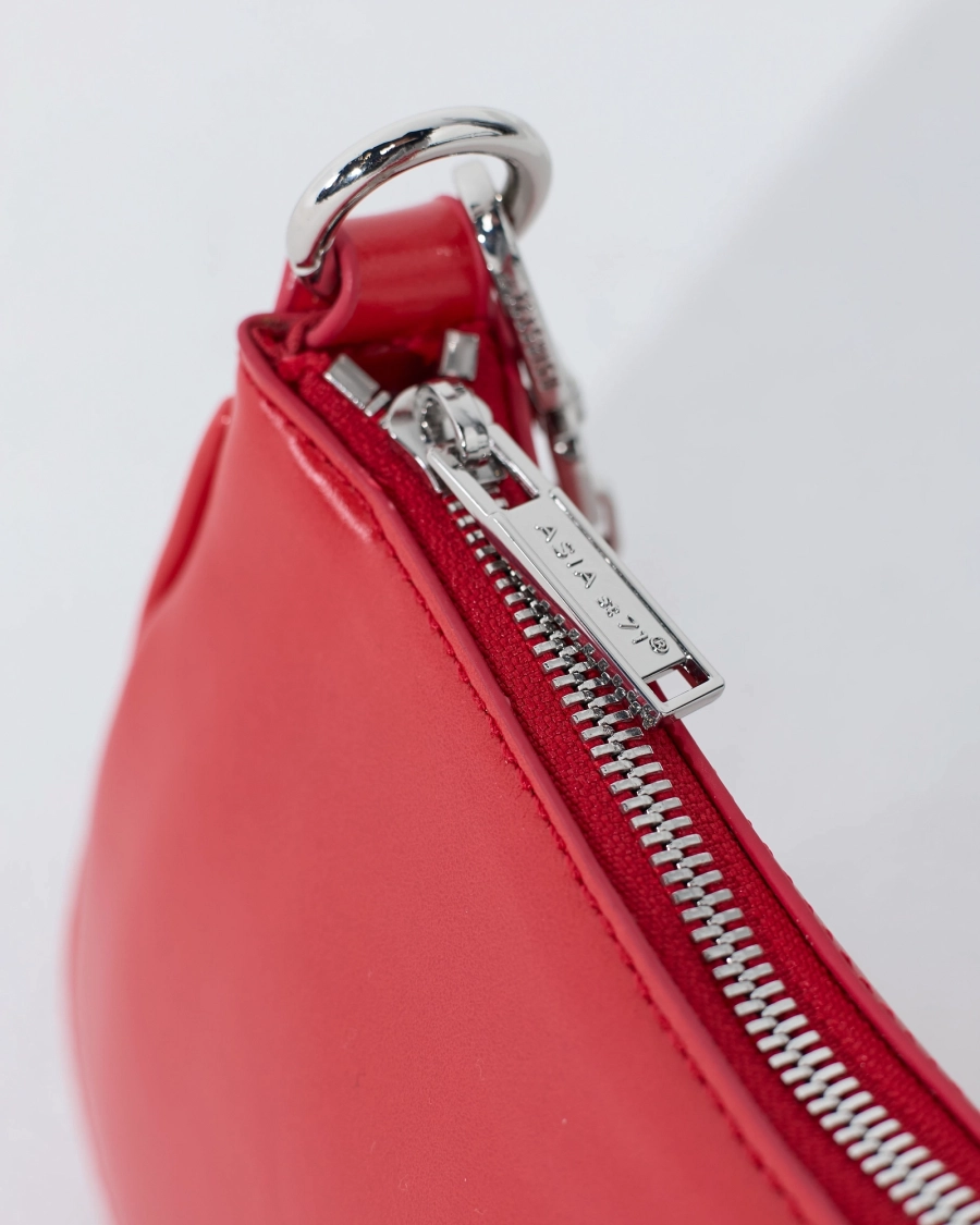 Сумка на цепочке SHINY RED