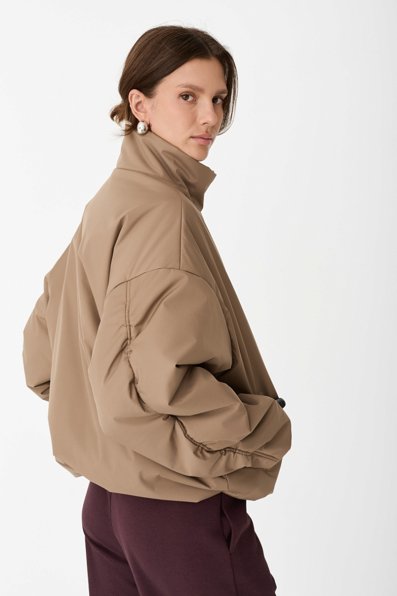 Бомбер утепленный со сборками по рукаву Ricoco, цвет: светло-коричневый, 7059/1 купить онлайн