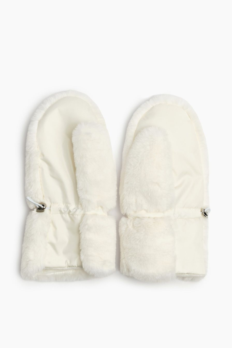 Варежки с отделкой из экомеха TOPTOP, цвет: молочный TT.610.15006.120 купить онлайн