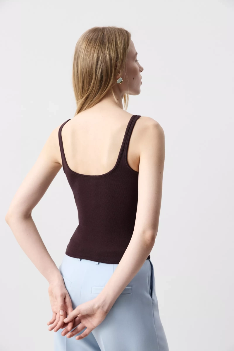 Топ с глубоким вырезом Charmstore, цвет: шоколадный, 309-54688-551 купить онлайн