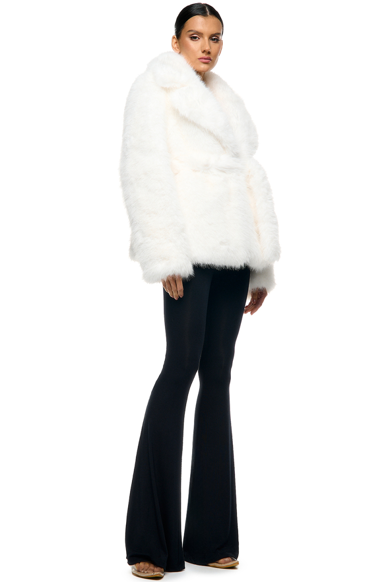 Шуба удлинённая с поясом SODAMODA, цвет: белый, 15795 купить онлайн