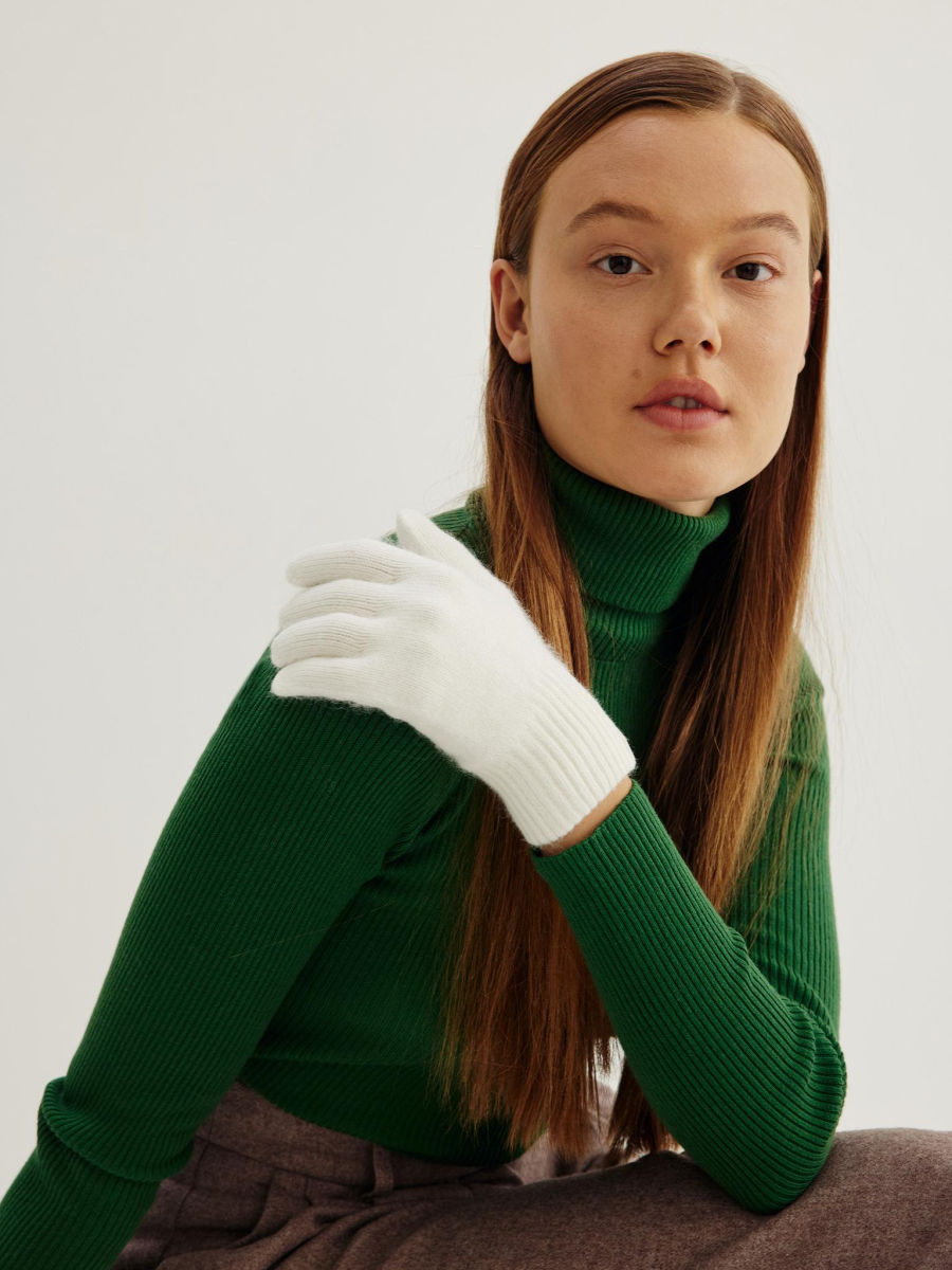 Перчатки с пухом енота Chaika, цвет: белый PR-5 купить онлайн