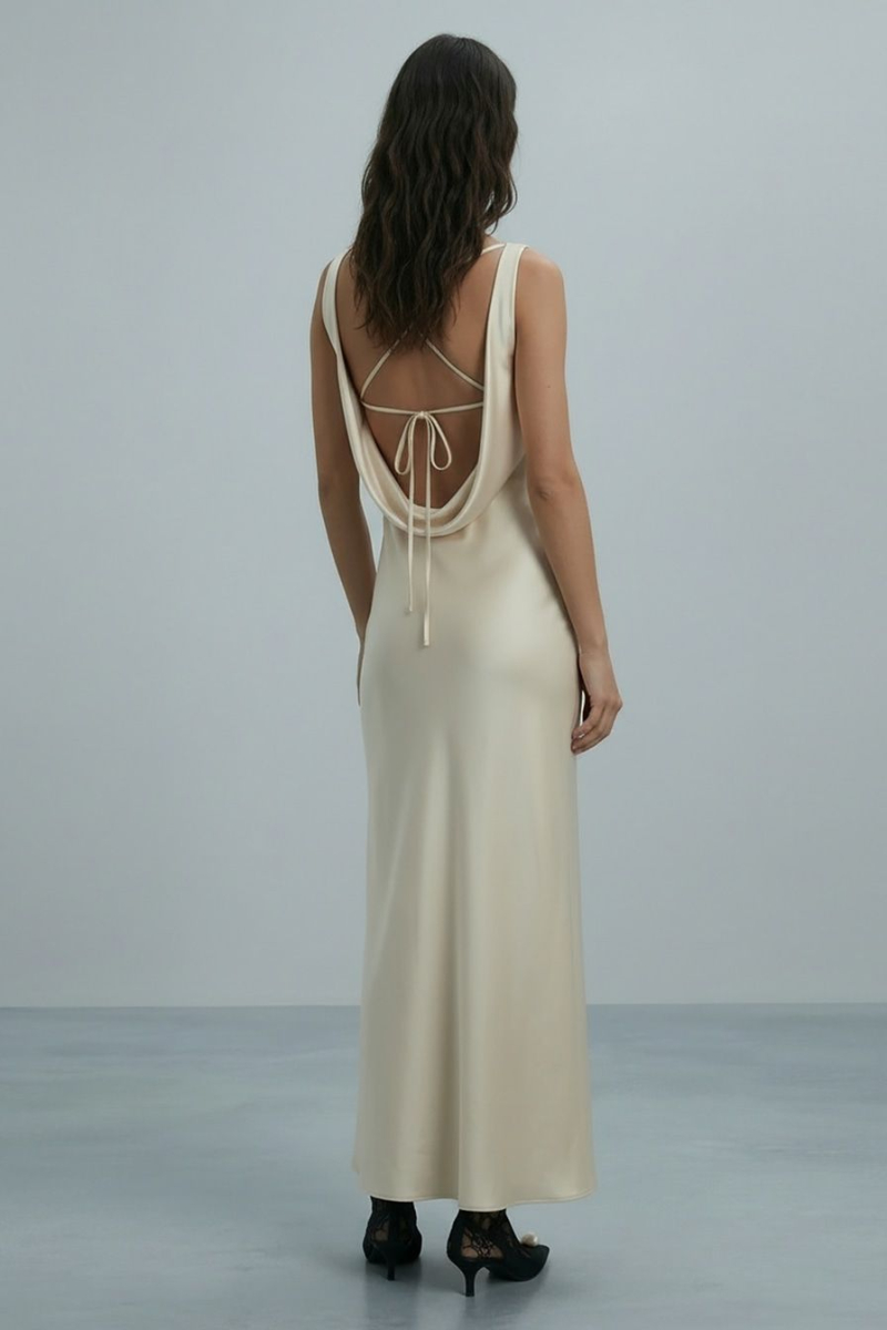 Платье с открытой спиной