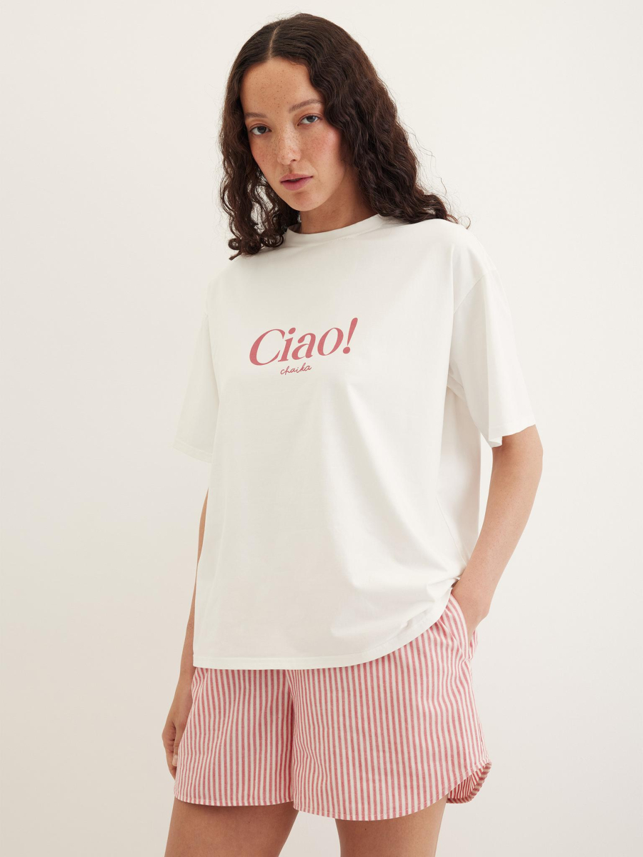 Футболка с красным принтом "Ciao Chaika" Chaika, цвет: молочный, SS25TS17-60 купить онлайн