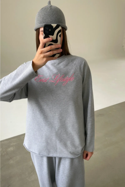 Лонгслив с вышивкой