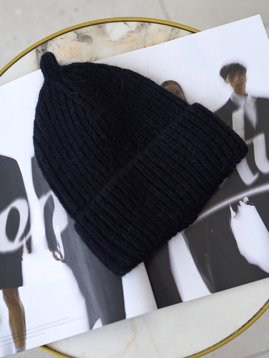 Шапка с "хвостиком"