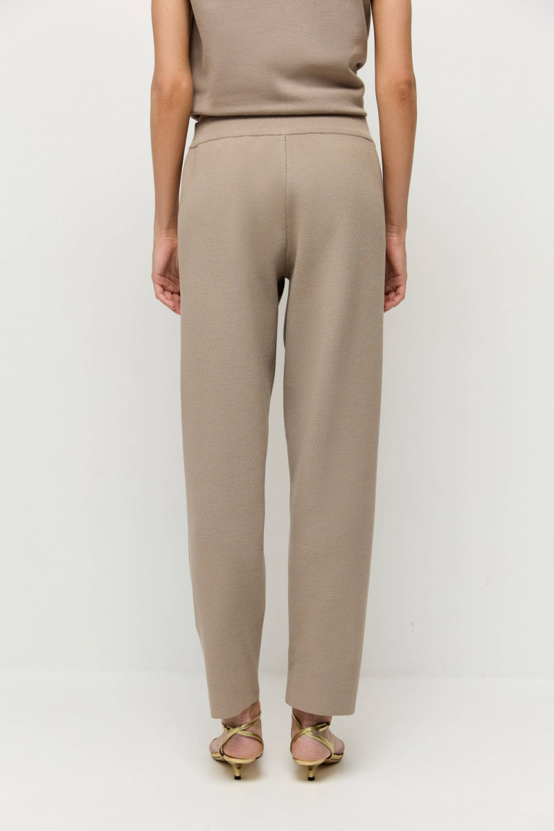 Брюки дудочки трикотажные AROUND, цвет: Серо-бежевый, 289_60V01 купить онлайн