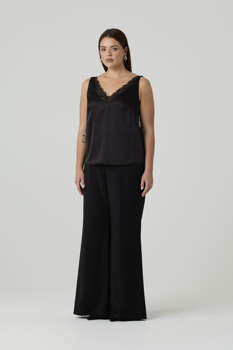 Топ двухслойный на широких бретелях с кружевом