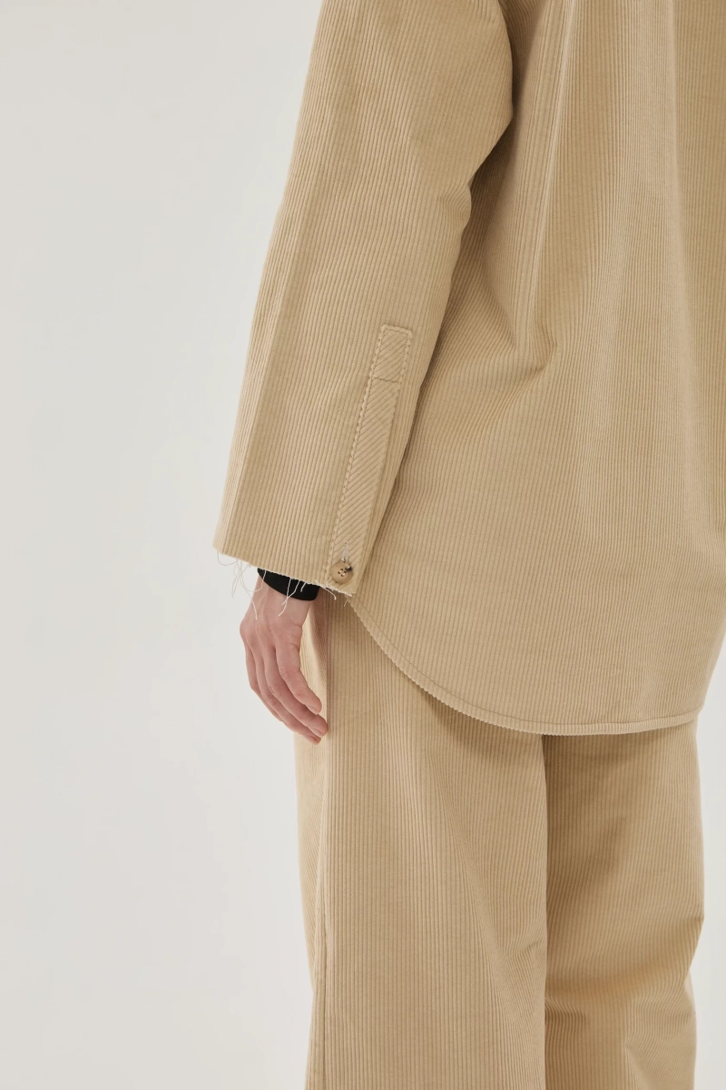 Рубашка с расширенным плечом UNKE, цвет: Светло-бежевый, 2601SH003C_BE купить онлайн