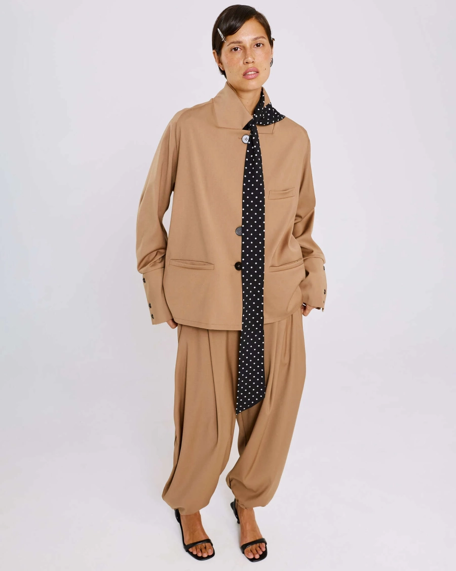 Блуза-жакет из костюмной ткани Anmuse, цвет: бежевый, BL26SP311-CRM купить онлайн