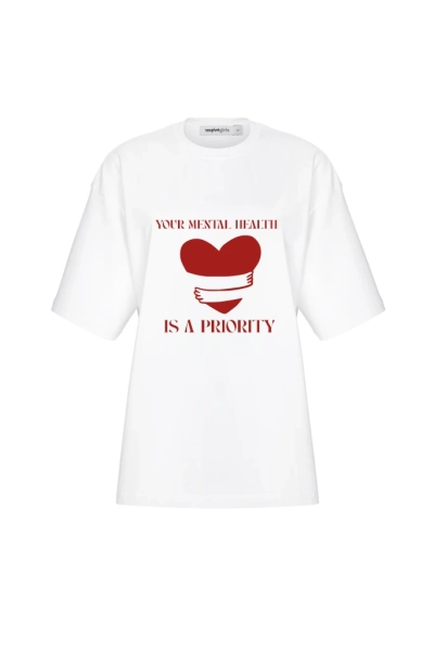 Футболка оверсайз с принтом "Your mental health is a priority" INSPIRE, цвет: молочный,  со скидкой купить онлайн
