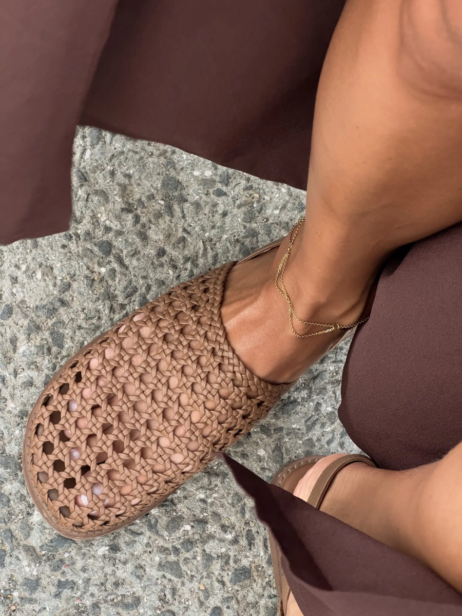 Серебряный браслет на цепочке на ногу «Море волнуется» с позолотой SBLESKOM, цвет: позолота, 22093 купить онлайн