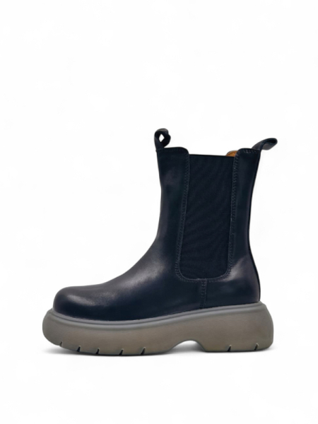 Ботинки демисезонные из натуральной кожи