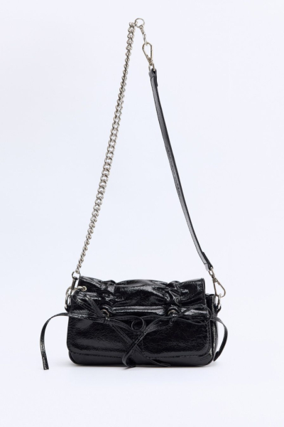 Сумка из лаковой экокожи