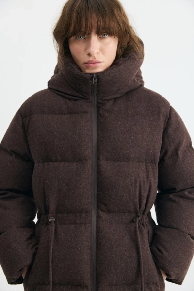 Пуховик средней длины из шерсти Daisyknit, цвет: коричневый,  купить онлайн