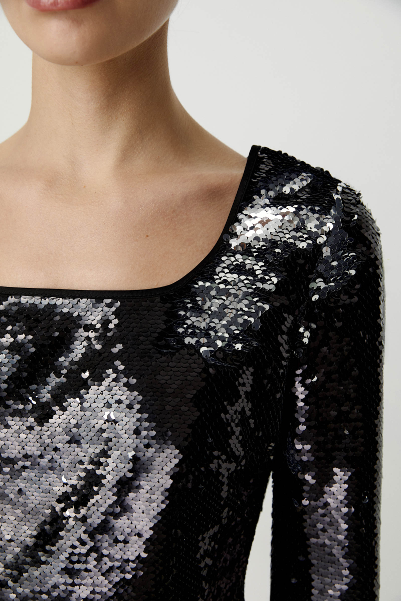 Топ укороченный из ткани с пайетками Charmstore, цвет: Черный, 102-28226-880 купить онлайн