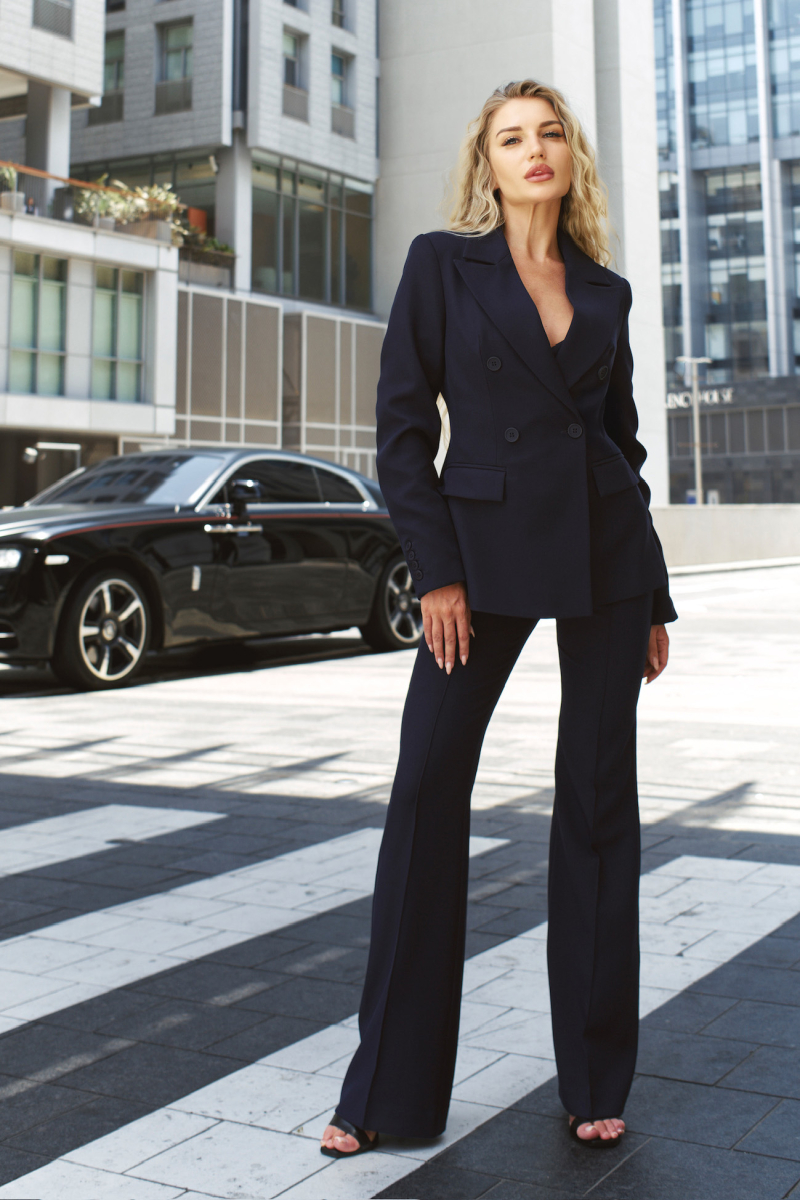 Брюки-клёш со стрелками SODAMODA, цвет: Черный, 14790 купить онлайн