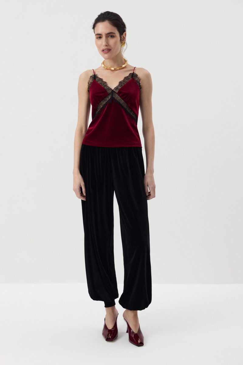 Топ из бархата с кружевом