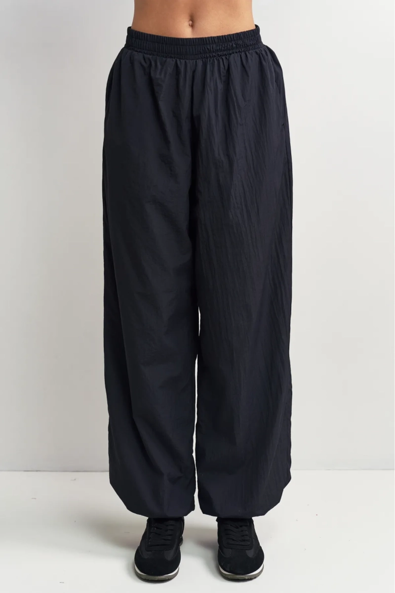 Брюки из плащевки