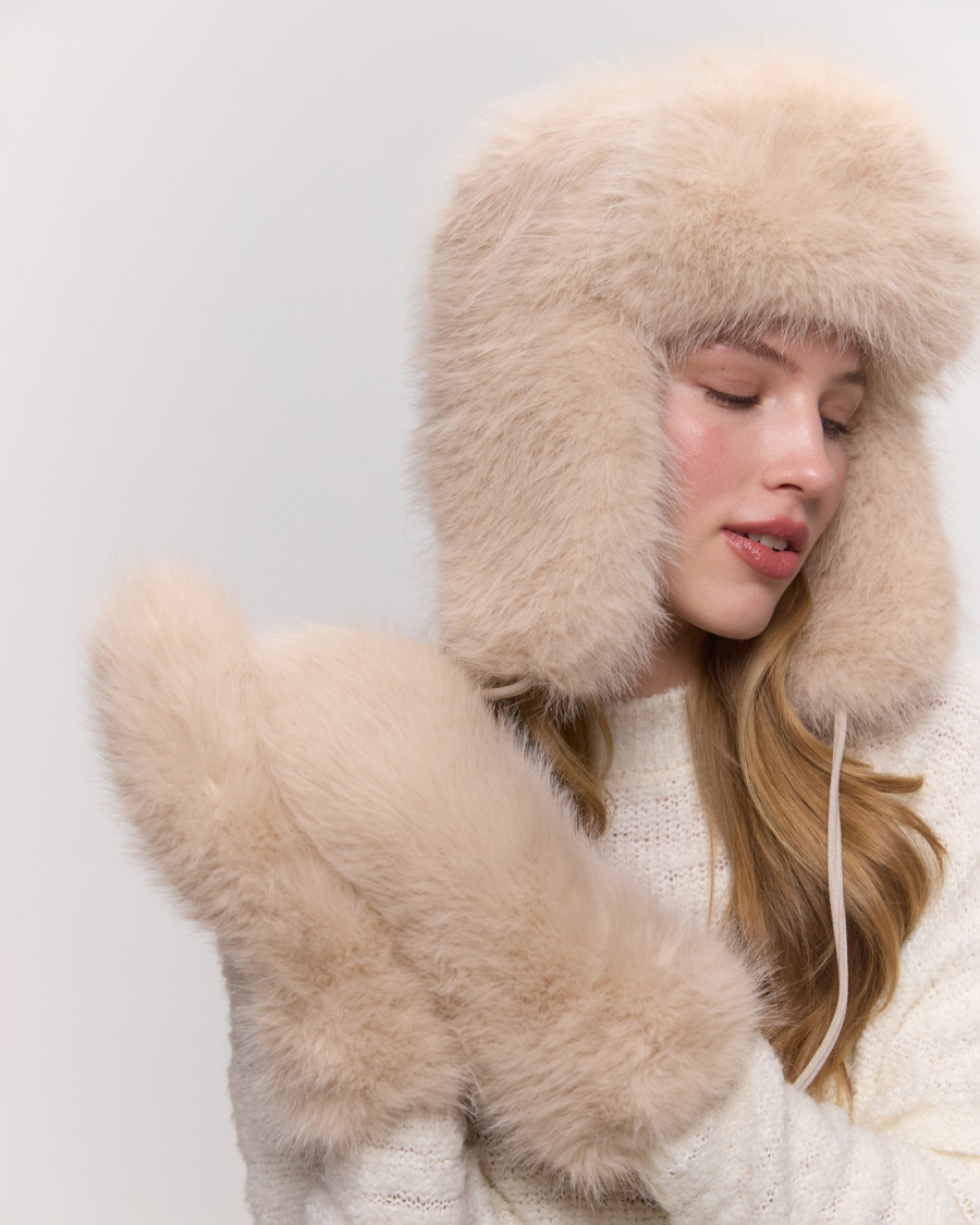 Варежки из экомеха под песца Only me, цвет: Светло-бежевый ВР3911 купить онлайн