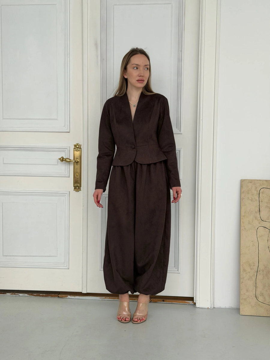 Брюки из замши