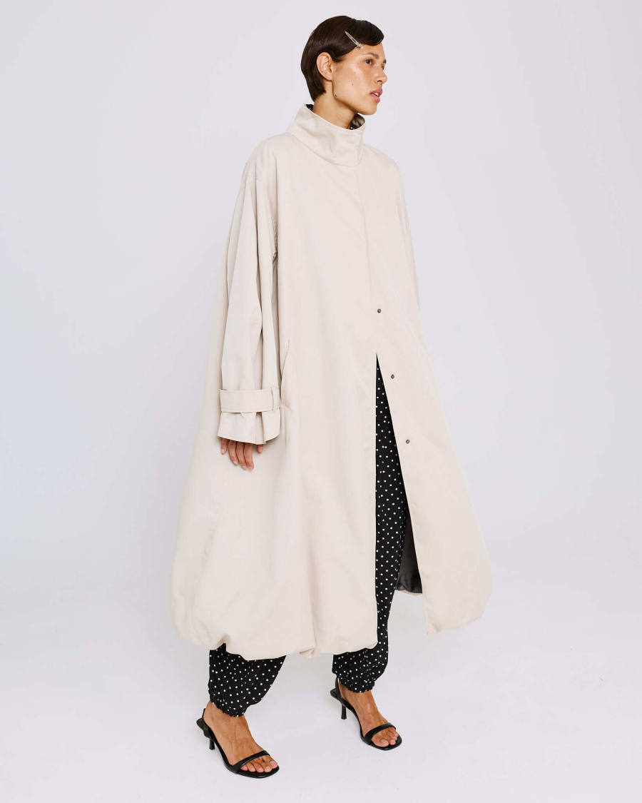 Тренч баллон Anmuse, цвет: бежевый, TR26SP229-BG купить онлайн