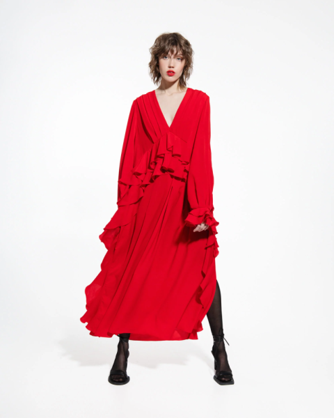 Платье с воланами