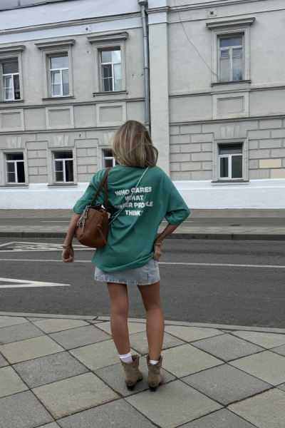 Футболка из хлопка "Не важно, что думают другие" INSPIRE, цвет: зеленый,  со скидкой купить онлайн